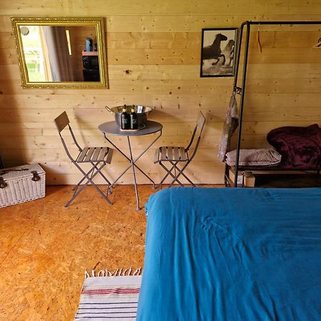 La Cabane Des Lucioles Saint-Julien-Boutieres Екстериор снимка