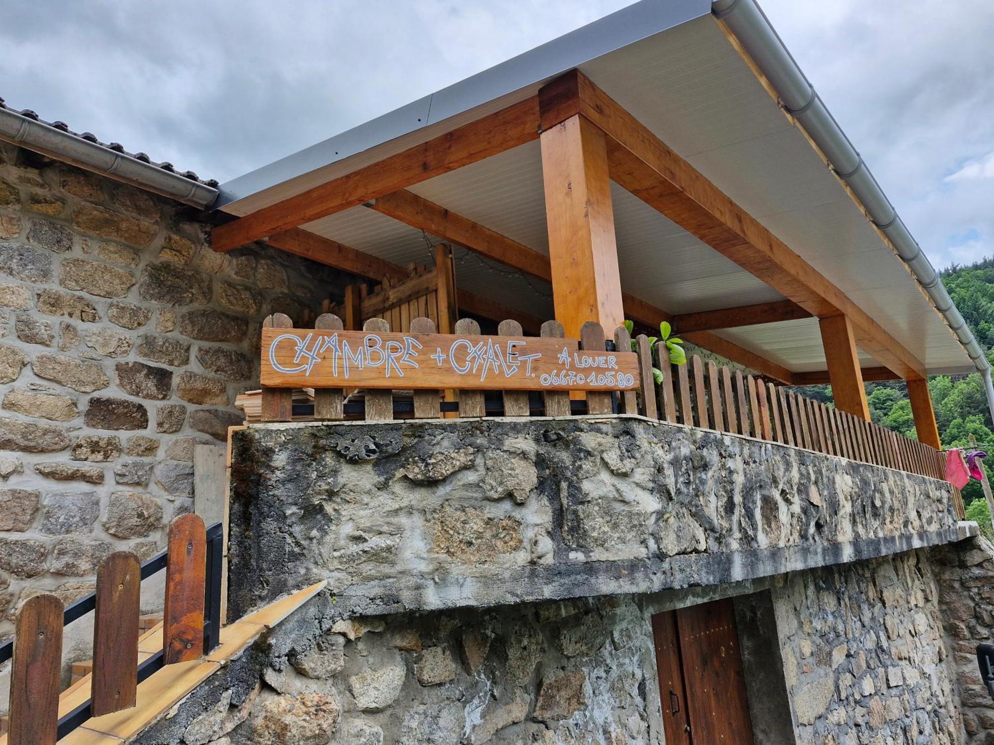 La Cabane Des Lucioles Saint-Julien-Boutieres Екстериор снимка