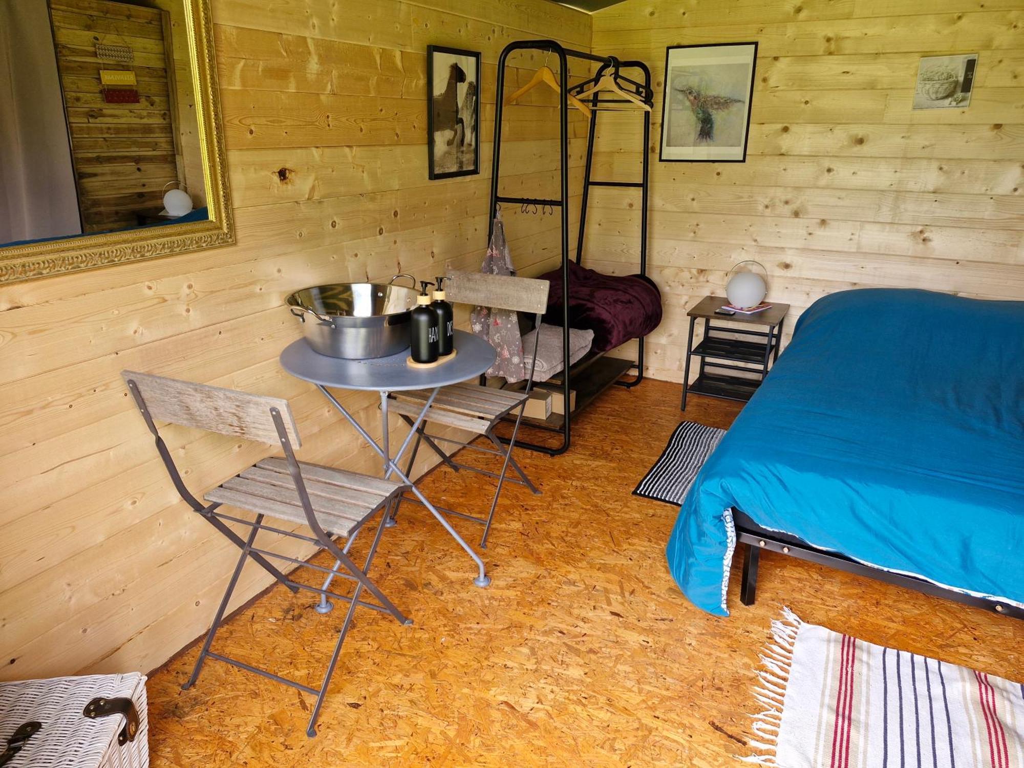 La Cabane Des Lucioles Saint-Julien-Boutieres Стая снимка